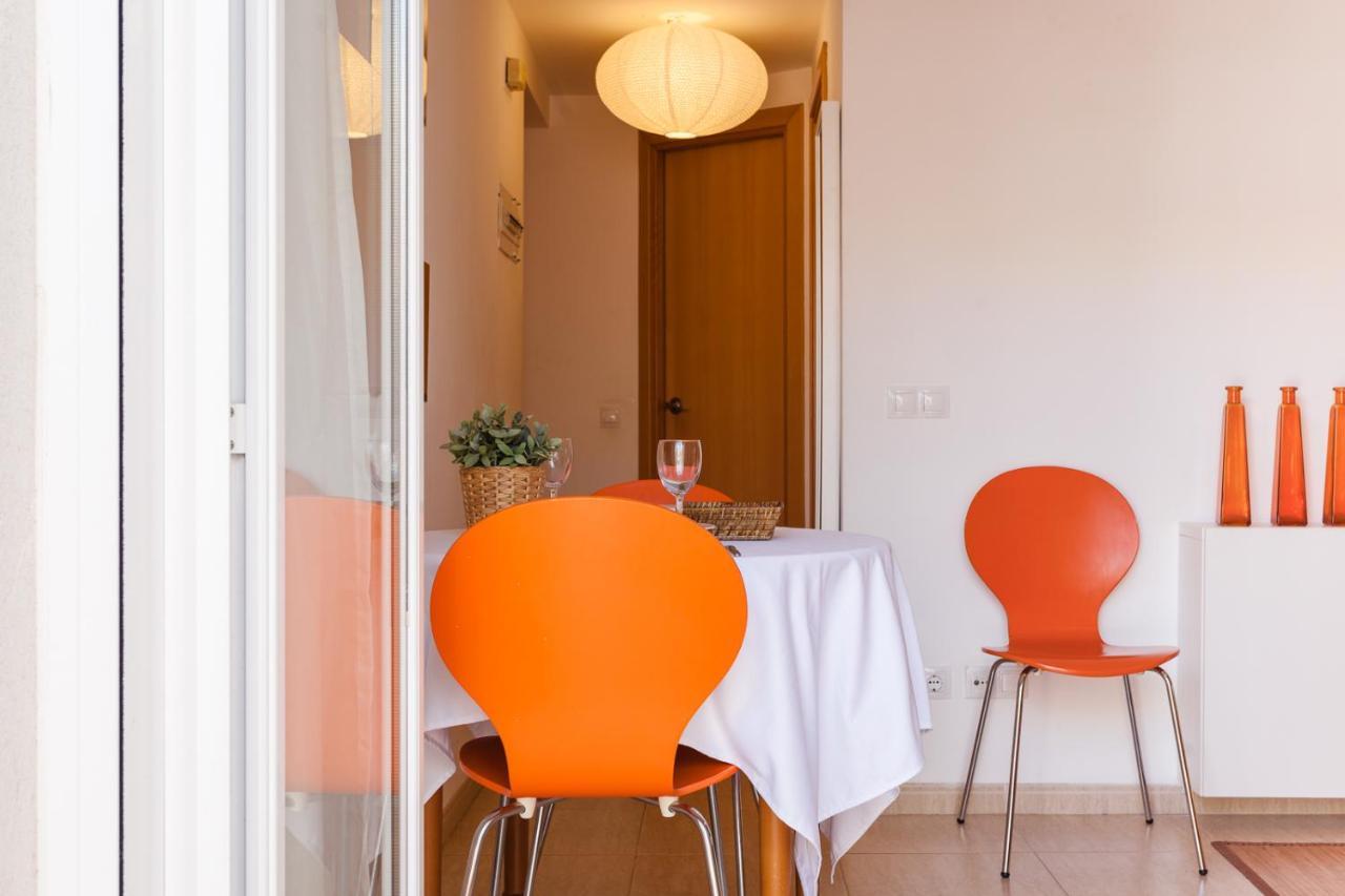 Patio Budget Apartment 12 칼론제 외부 사진
